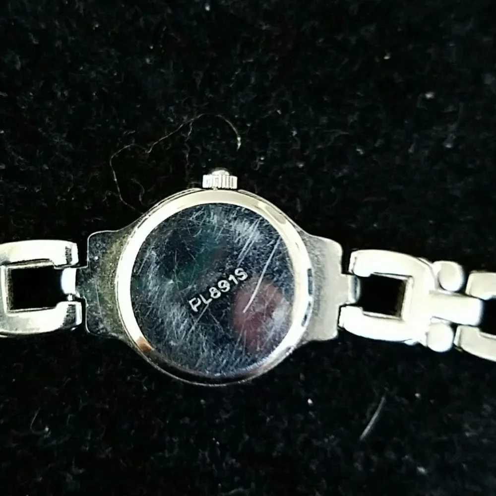 Women's Silver Tone Linked Bracelet Fashion Watch Elegant Stylish Quartz